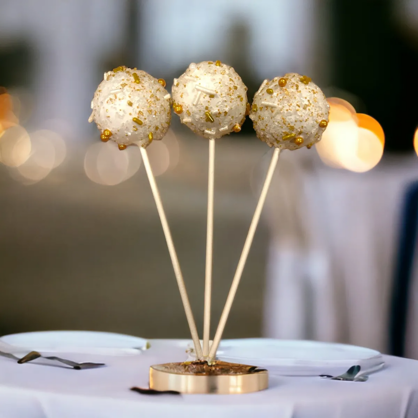 Elegant Gold and White Pack