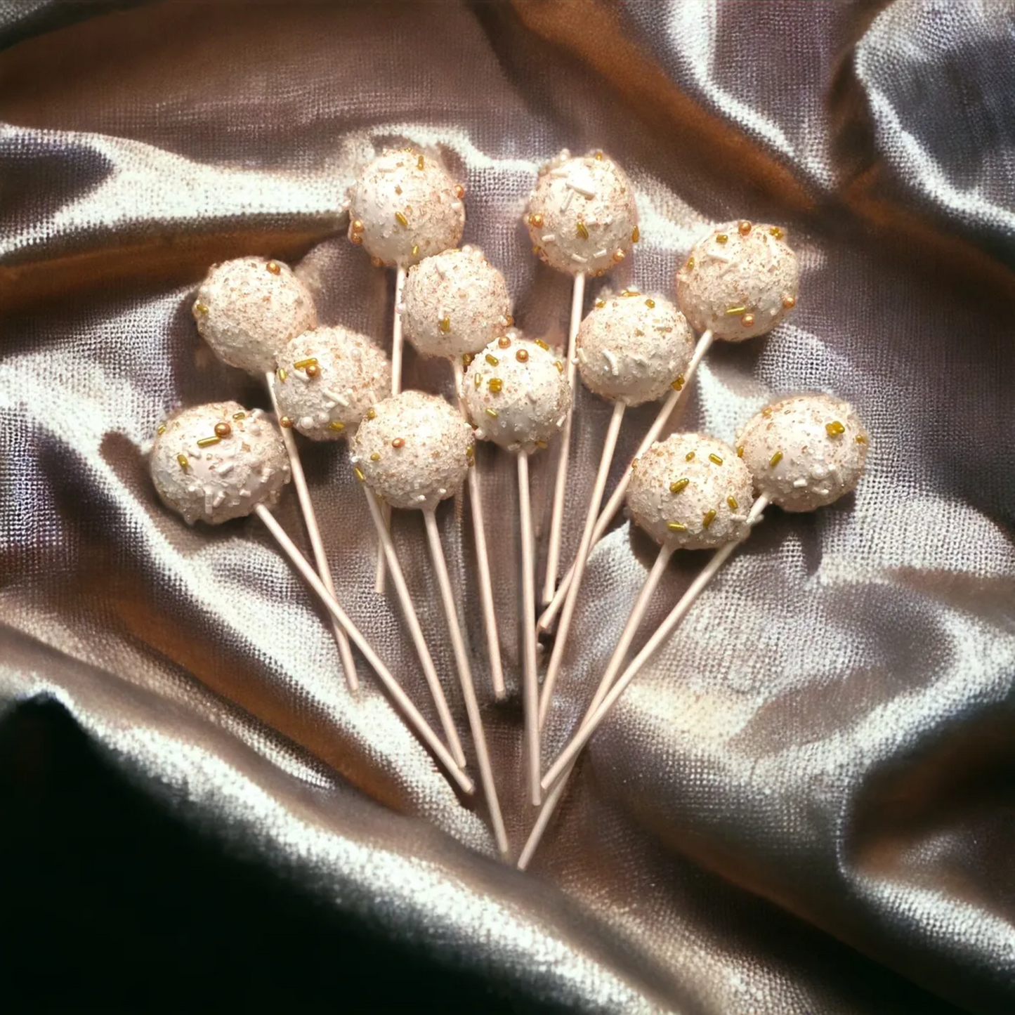 Elegant Gold and White Pack